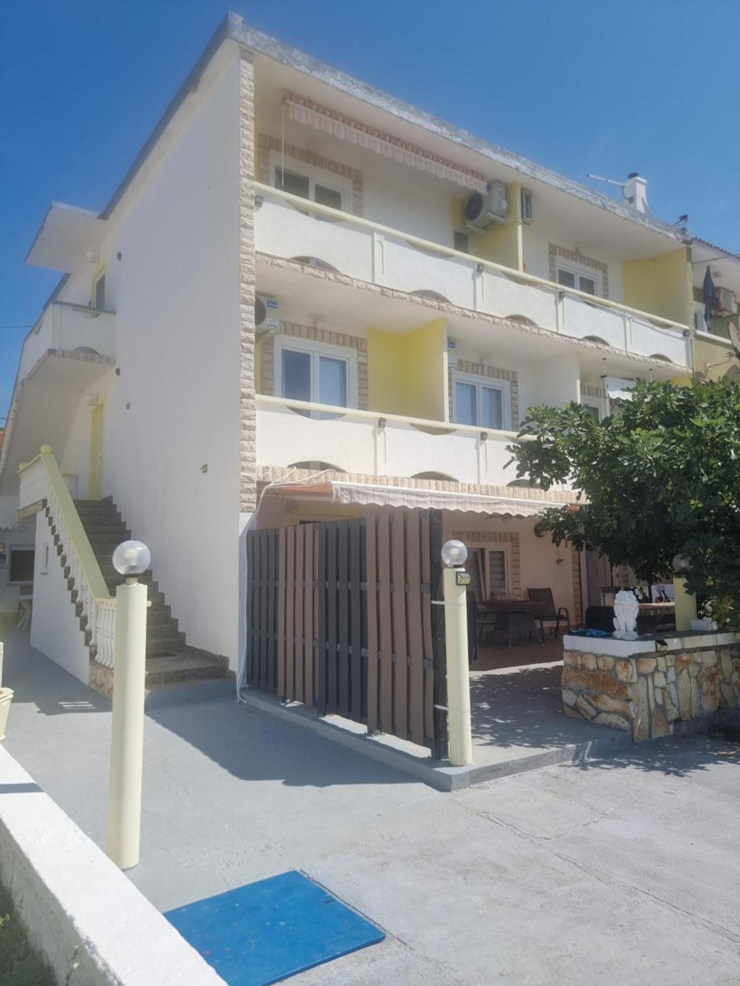 Apartmani Alen Dinjiška Kültér fotó